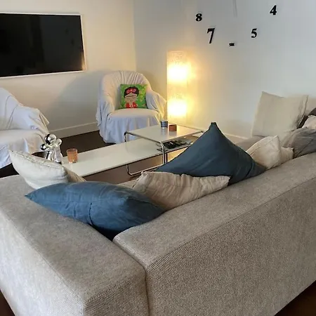 Casa de Férias Maison Standing Avec Jardin 10mn De Bordeaux Talence